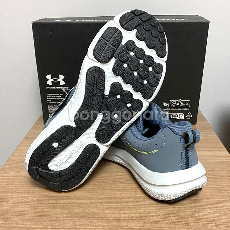 (새제품) 언더아머 285mm 운동화 러닝화 런닝화--4