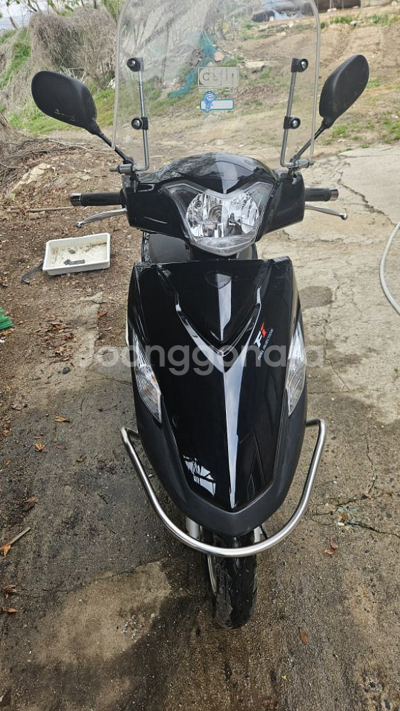 오토바이 vf100p 2023년식 1,4xx km--0