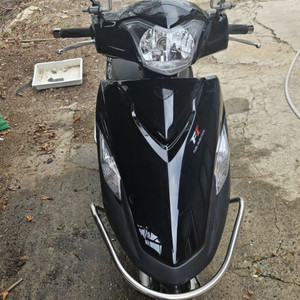 오토바이 vf100p 2023년식 1,4xx km