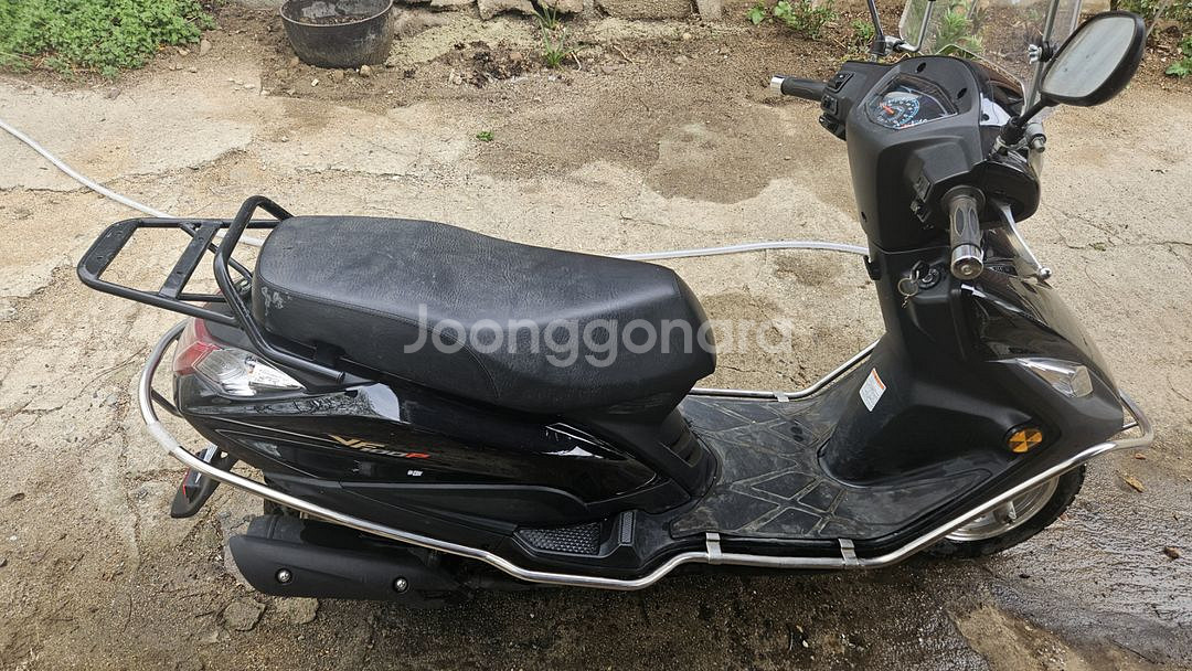 오토바이 vf100p 2023년식 1,4xx km--1