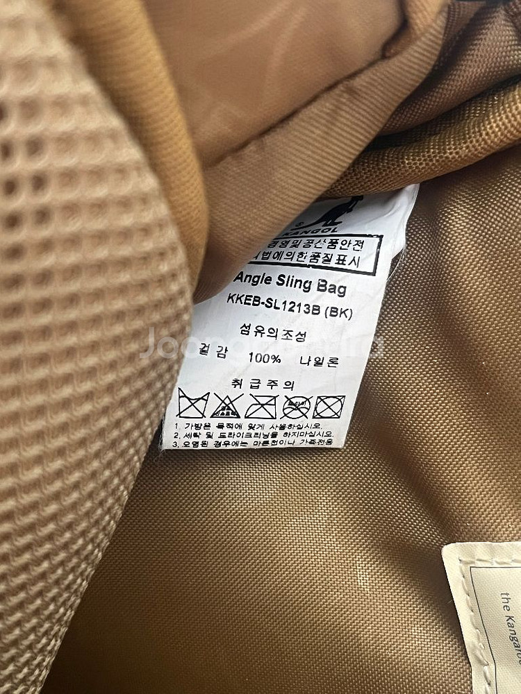 캉골 앵글 슬링백 블랙--3