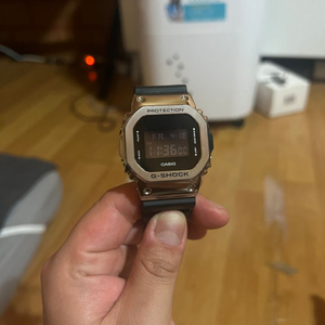 지샥 gm-5600 지샥 시계 판매합니다