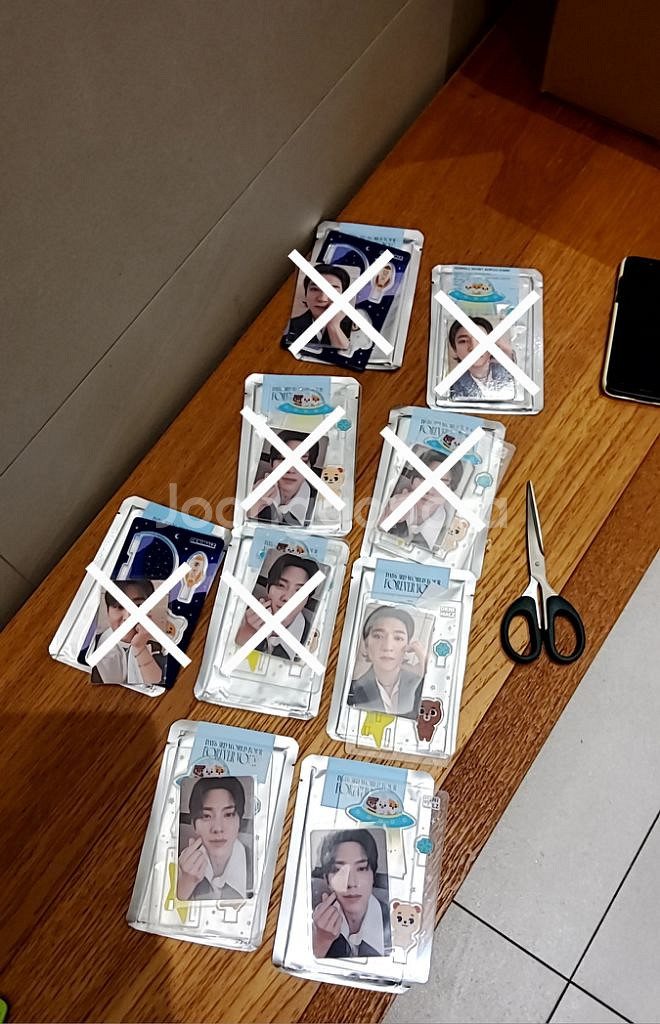 데이식스 포에버영 아크릴스탠드 원가양도합니다--0