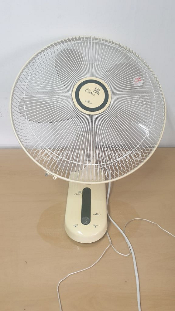 벽걸이형 선풍기 무척시원합니다--0
