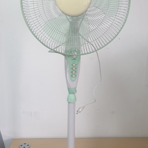 대우중형 선풍기 무척시원합니다
