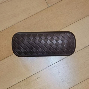 브라운 인트레치아토 격자 무늬 모노그램 플라스틱 안경