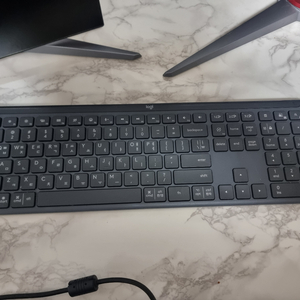 로지텍 K950 키보드