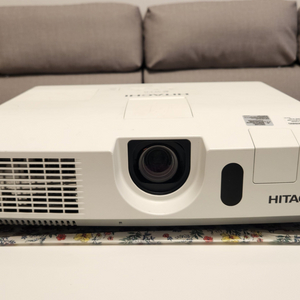 Hitachi.CP-X2542WN