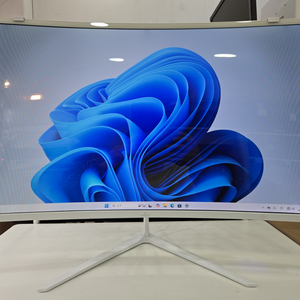 담원 32인치 144Hz 커브드 모니터 팝니다