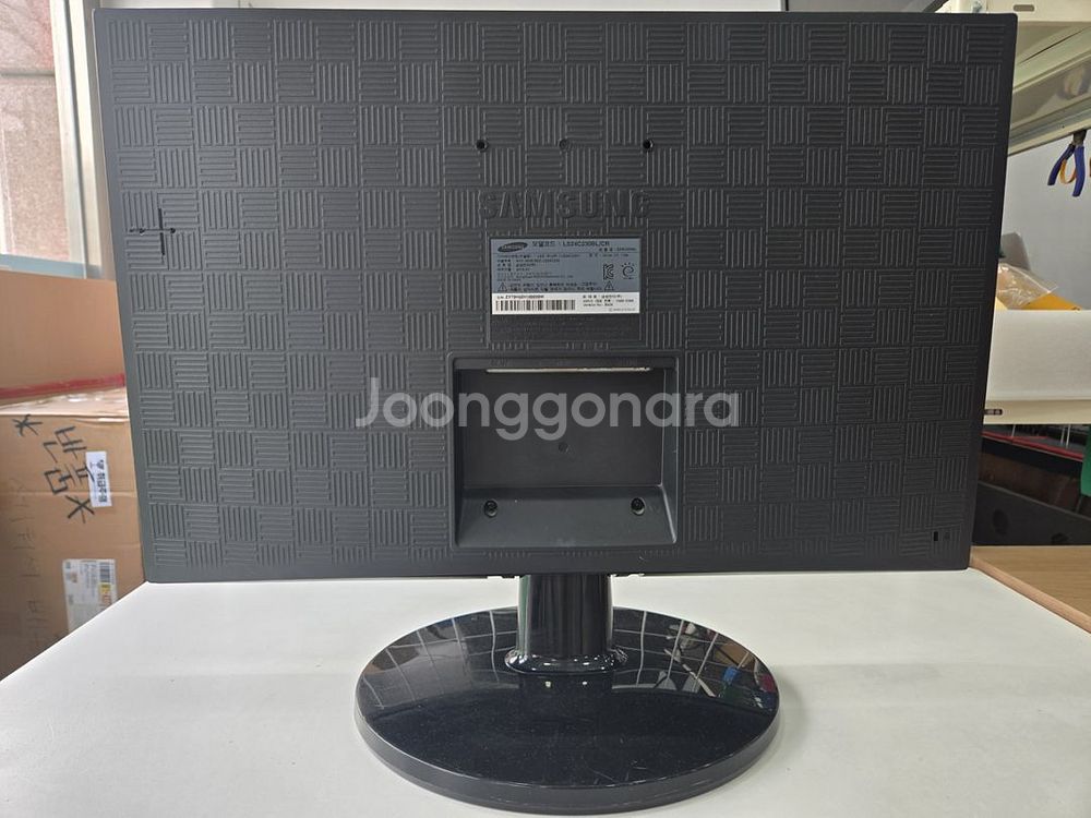 삼성 24인치 60Hz 모니터 팝니다.--1
