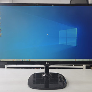 LG 24인치 60Hz 모니터 팝니다