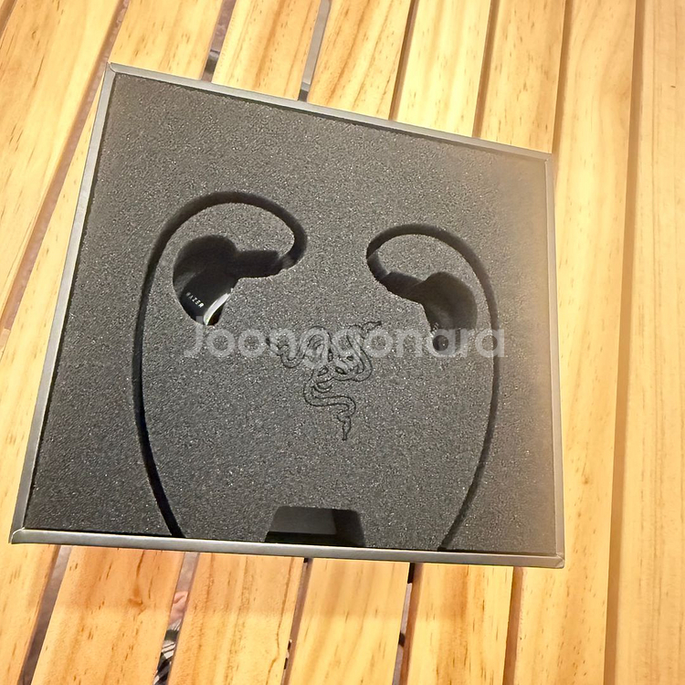 Razer Moray 유선 이어폰 팝니다.--3