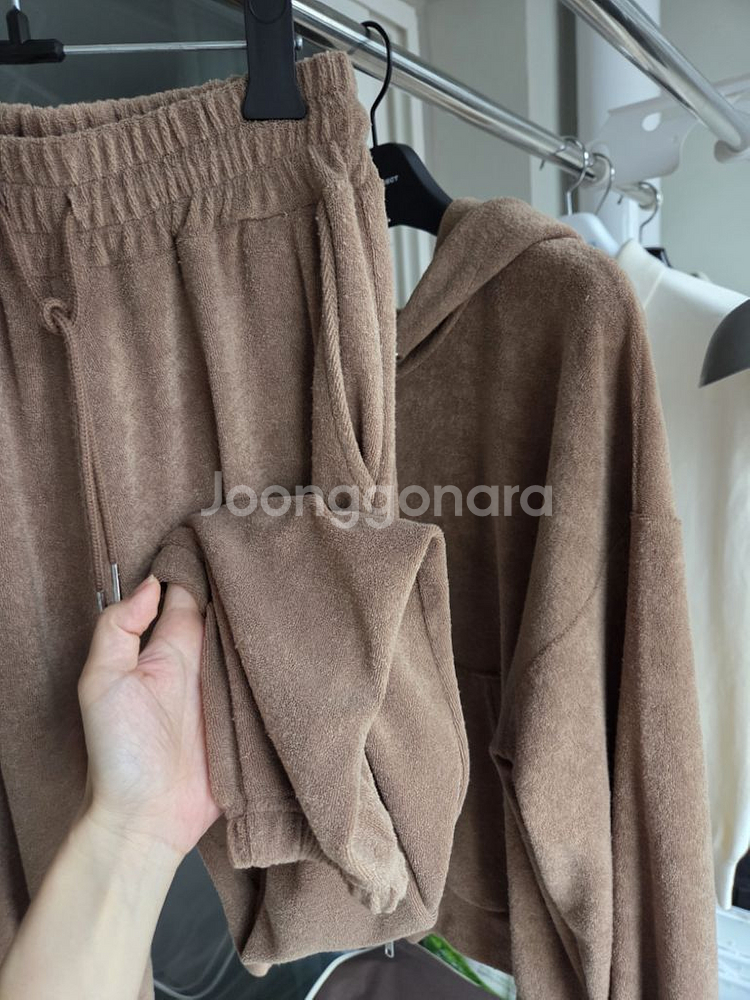 뮤제라 라온 테리 후드집업 조거팬츠--1