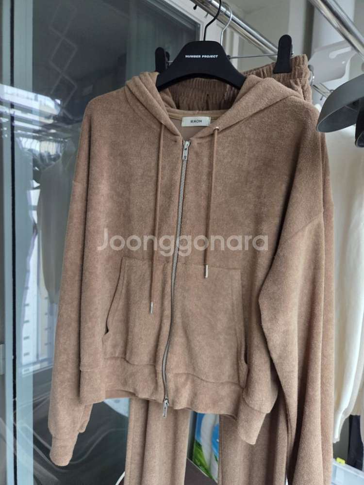 뮤제라 라온 테리 후드집업 조거팬츠--2