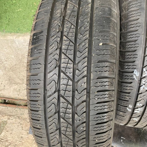 넥센 235-60-18 중고 2개 이미지
