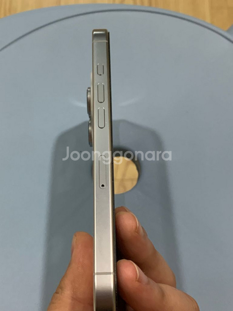 아이폰 16 pro 화이트--3