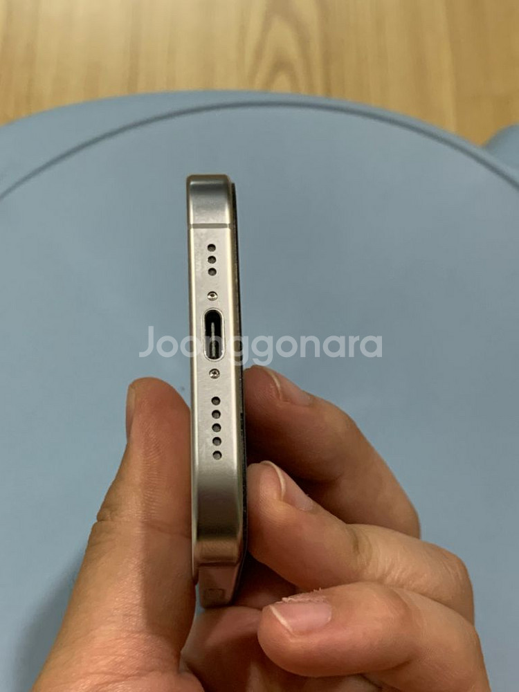 아이폰 16 pro 화이트--4
