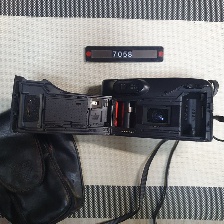 니콘 TW 줌 85 필름카메라 파우치포함--4