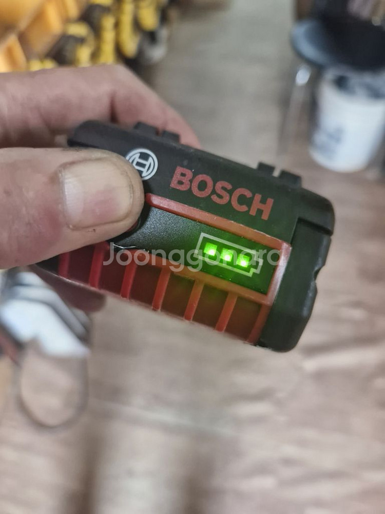 보쉬배터리 정품 18V4.0AH 거의쌔거--6