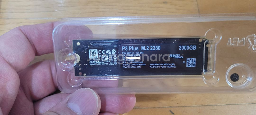 크루셜 마이크론 2TB SSD + 외장 SSD 케이스--4