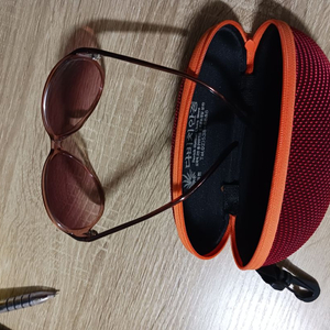 영화소품용 선글라스