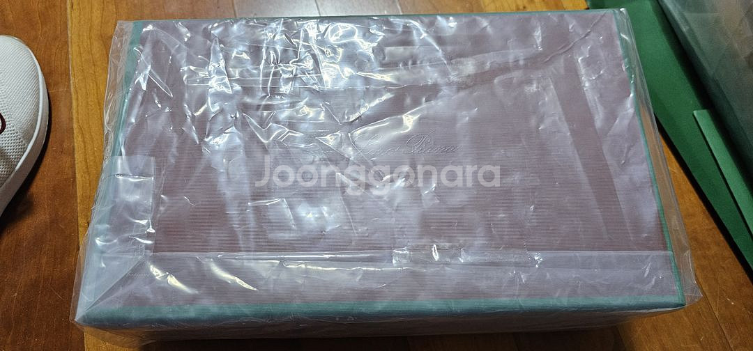 로로피아나 신발상자 및 구성품--8