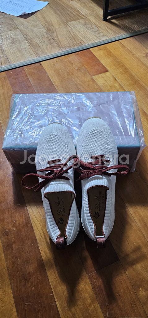 로로피아나 신발상자 및 구성품--0