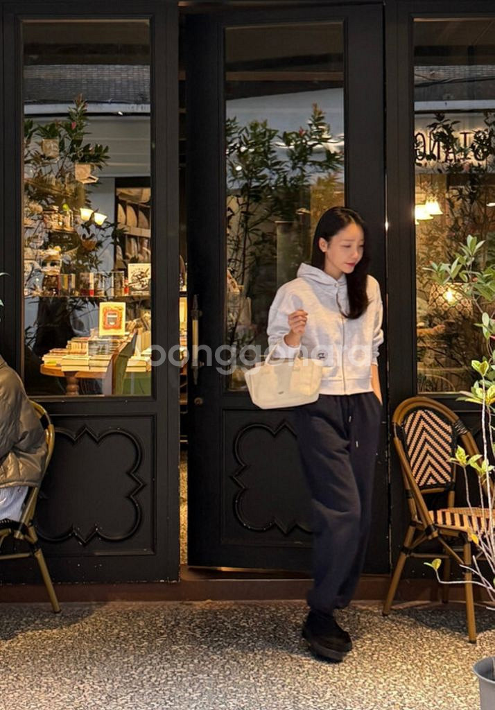 그레이룸 스프링 스웻조거 네이비--3