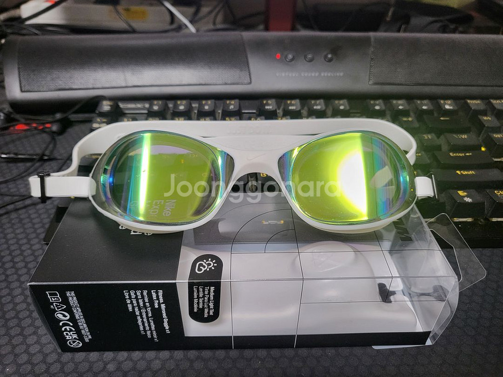 나이키 익스펜스 미러 수경 화이트 판매--0