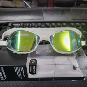 나이키 익스펜스 미러 수경 화이트 판매