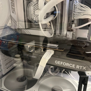 조텍 rtx 4080 슈퍼 팝니다