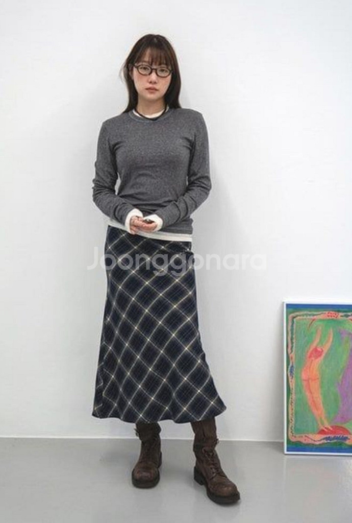 홈바디띵즈 HBT Grace Check Skirt (N--0