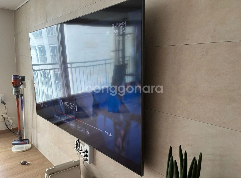삼성전자 4K UHD LED TV • 214cm(85인--0