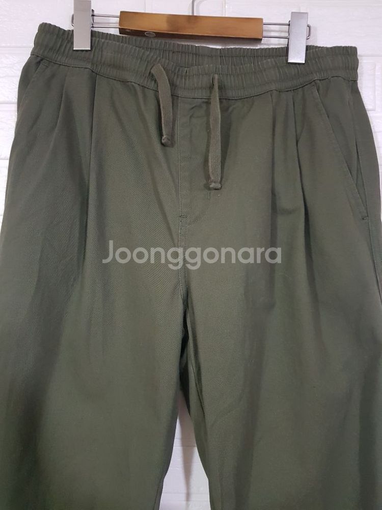 [33] Lee 코튼 와이드핏 투턱 밴딩팬츠 카키--1