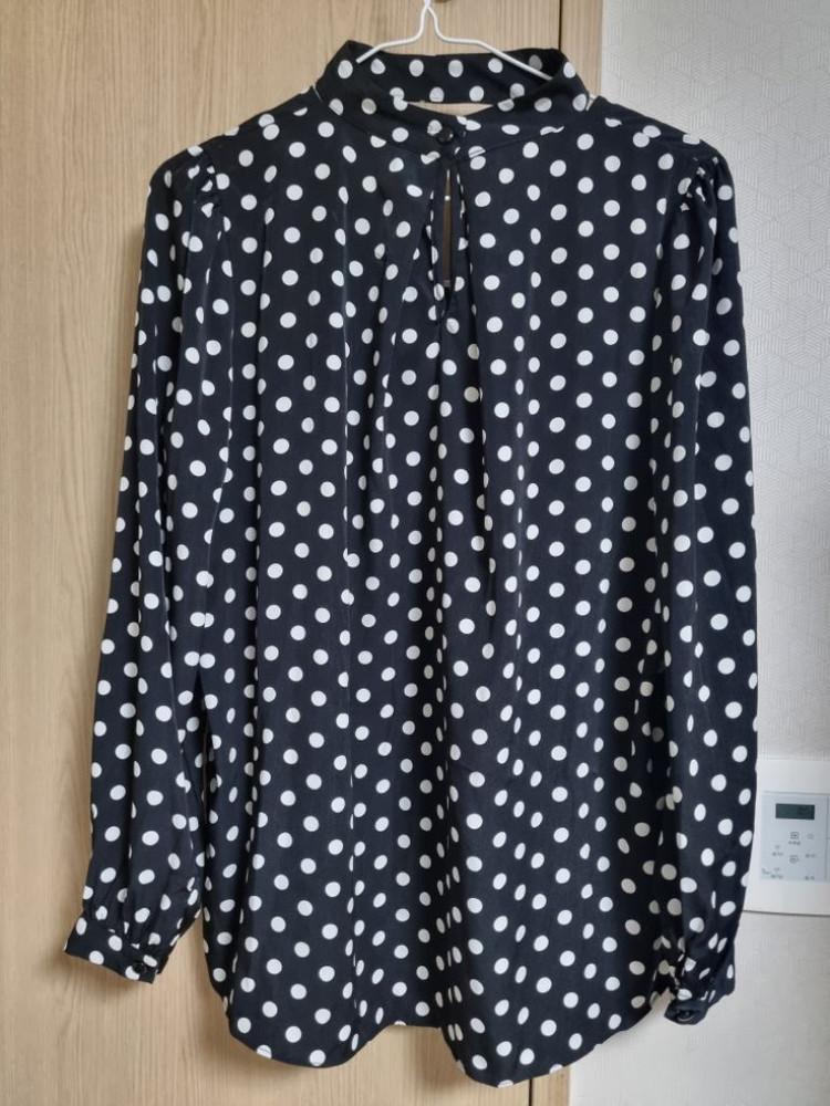 여성 도트무늬 블라우스--2