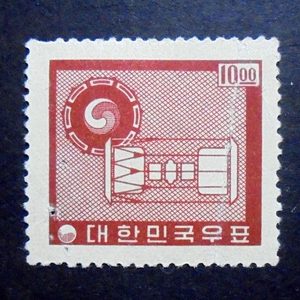 1962년 새원화 외국산 백지 보통우표(장구와 북)