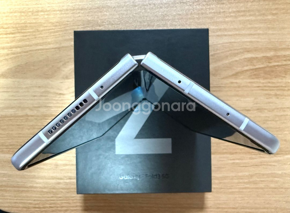 Galaxy Z Fold3 팬텀 실버 256GB--5