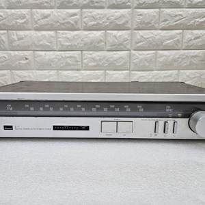 SANSUI 튜너 T-7 입니다