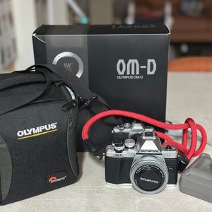 올림푸스 OM-D E-M10 Mark II