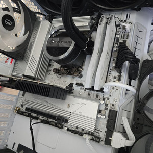 9600x, b650m ice, 32gb 램 일괄