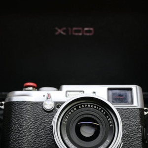후지필름 x100