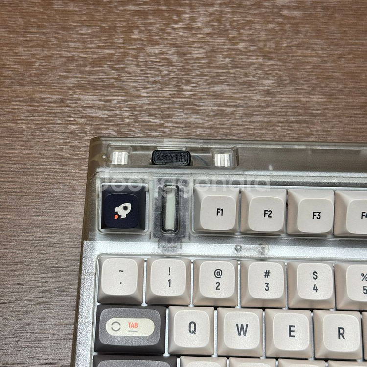 IQUNIX OG80 기계식 키보드--2