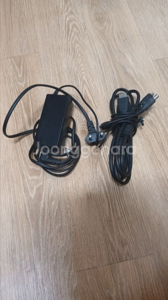 삼성 C24F390FHK 모니터 판매합니다.--2