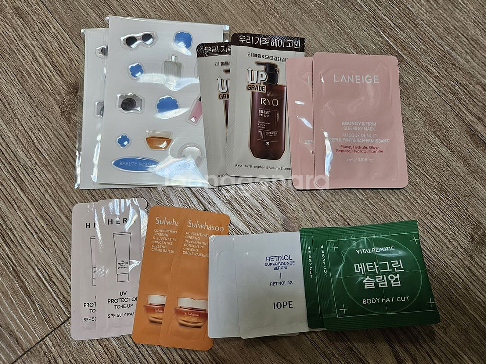 이니스프리 그린티 선세럼 25ml 1개 + 샘플 다수--2