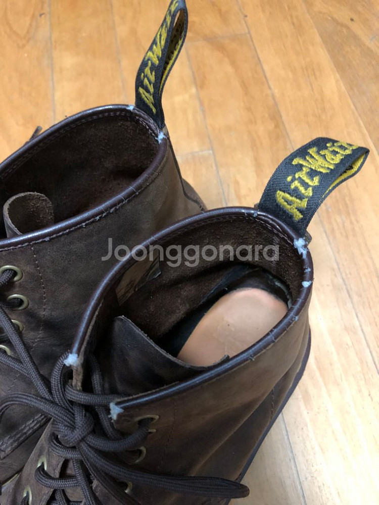 닥터마틴 10064 8홀 부츠 워커 오일 브라운 270--4
