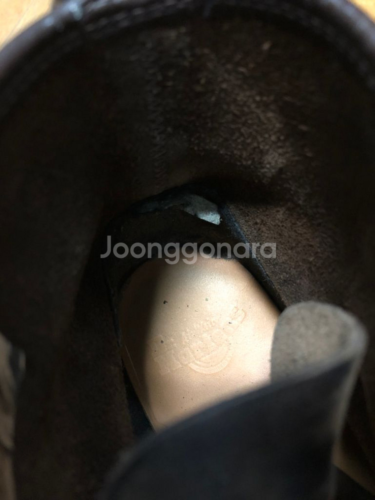 닥터마틴 10064 8홀 부츠 워커 오일 브라운 270--9
