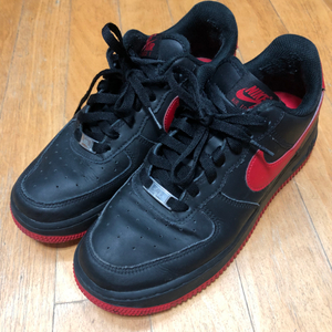 나이키 에어포스 1 07 유니버시티 레드 로우 245