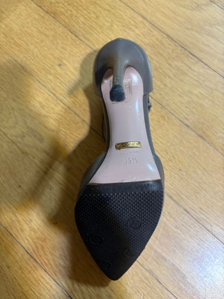 구찌 스터드 9cm 힐 EU 35.5사이즈 225--2