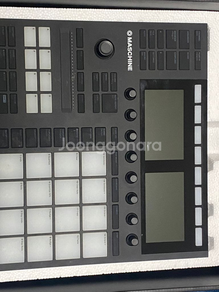 Native Instruments Maschine MK--1