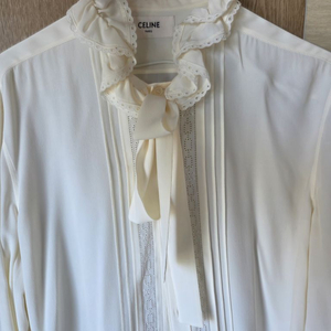 셀린느 실크 러플 블라우스